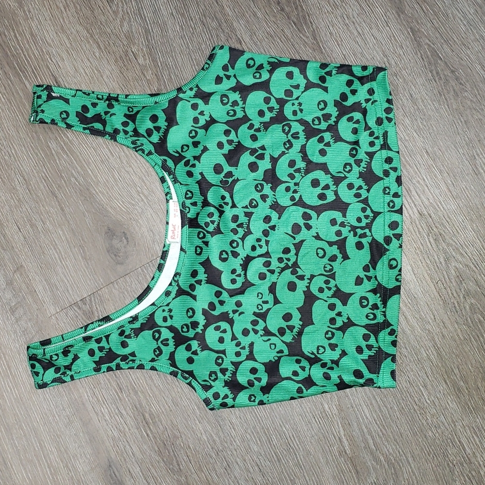 Skull tank
